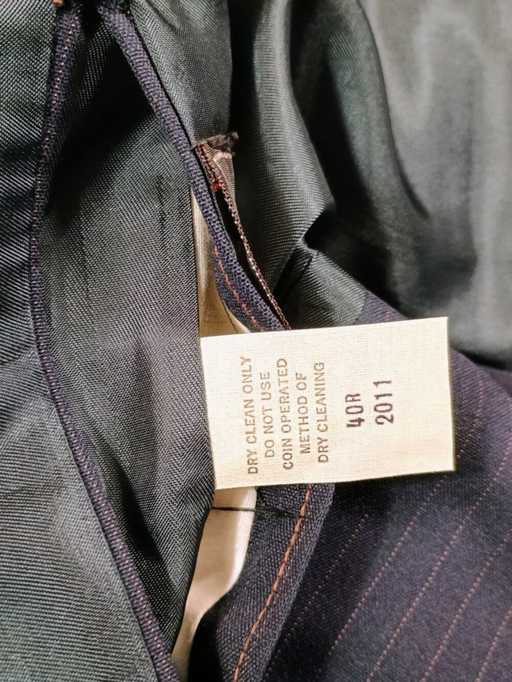 VTG 1980s Macy's Men's Store 3-Piece Suit Size 40R 34W Navy Pinstripe Formal - Picture 6 of 16